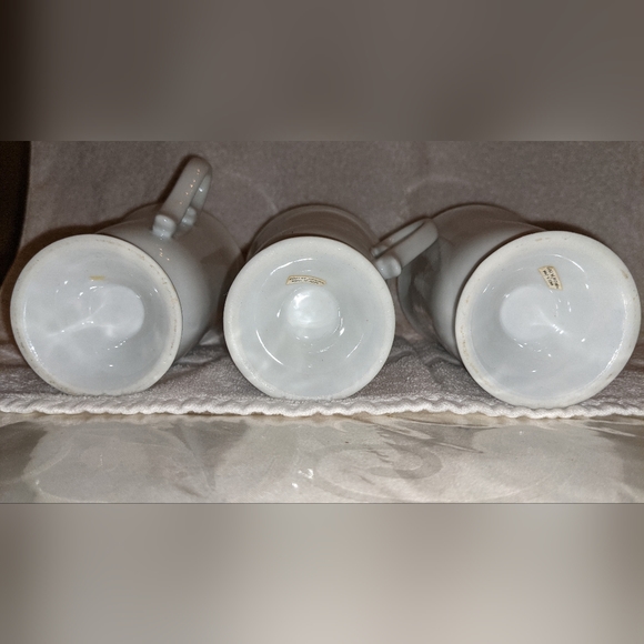 Vintage Pedestal Cups in White, Set of 3 NWOT - Picture 6 of 6